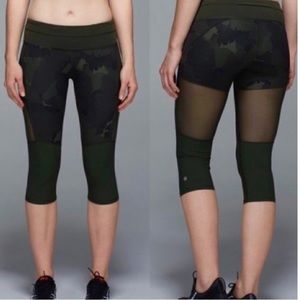 Lululemon Camo Mesh Cropped Leggings